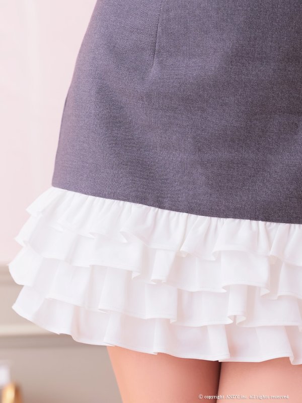 グレーxホワイト モデル：みな　着用サイズ：Sサイズ