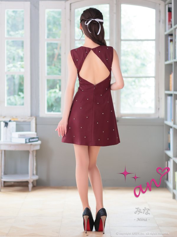 ワインレッド モデル:みな 着用サイズ:Sサイズ