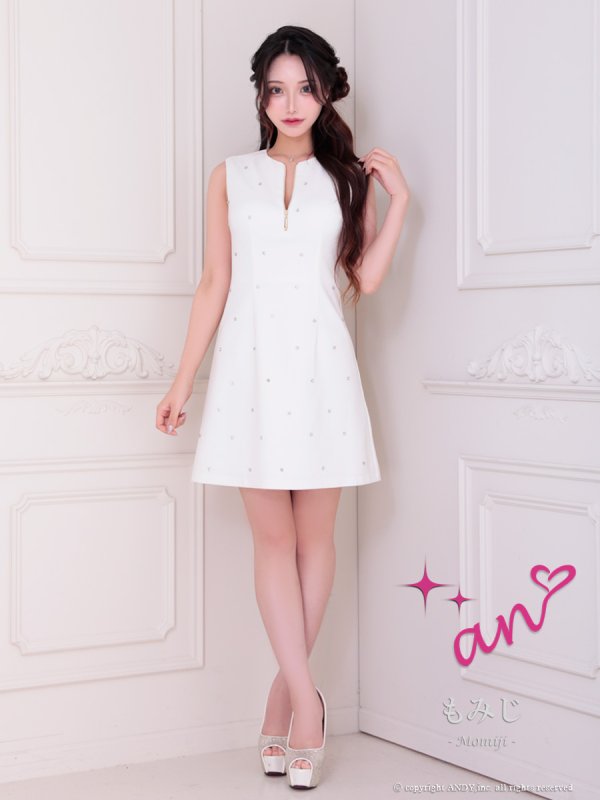 ホワイト モデル:もみじ 着用サイズ:Sサイズ