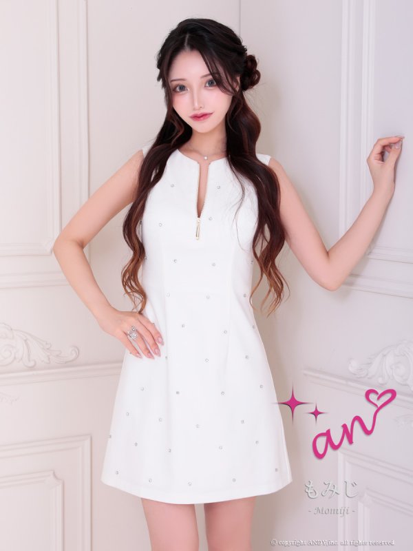 ホワイト モデル:もみじ 着用サイズ:Sサイズ