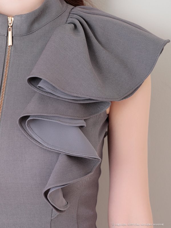 チャコールグレー　モデル：ゆめ　身長：160cm　着用サイズ：Sサイズ