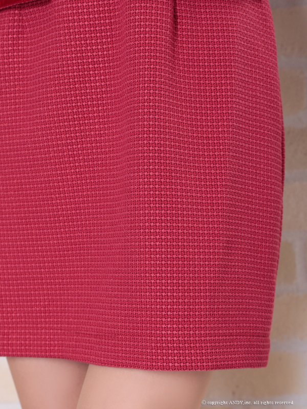 レッド モデル:まりん 身長:164cm 着用サイズ:Sサイズ