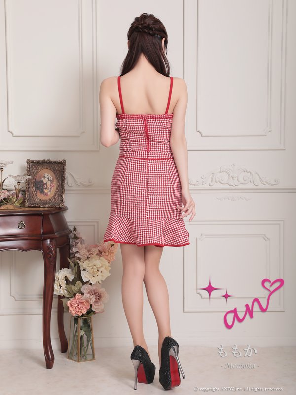 レッド モデル:ももか 身長:156cm 着用サイズ:Sサイズ