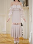 ピンクベージュ　モデル：黒咲サリー　着用サイズ：Sサイズ
