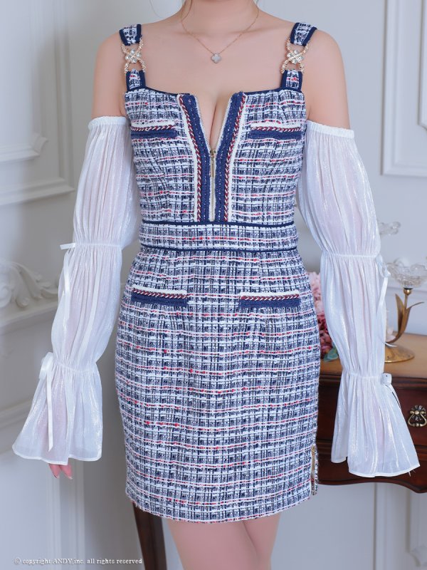 ネイビー　モデル：りこ　着用サイズ：Sサイズ