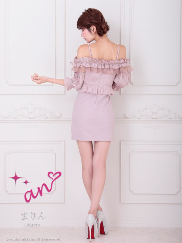 ピンク　モデル：まりん　身長：164cm　着用サイズ：Sサイズ