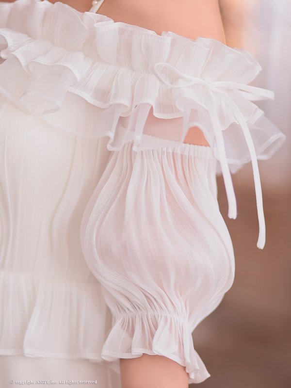 ホワイト モデル:天使かれん 身長:163cm 着用サイズ:Sサイズ