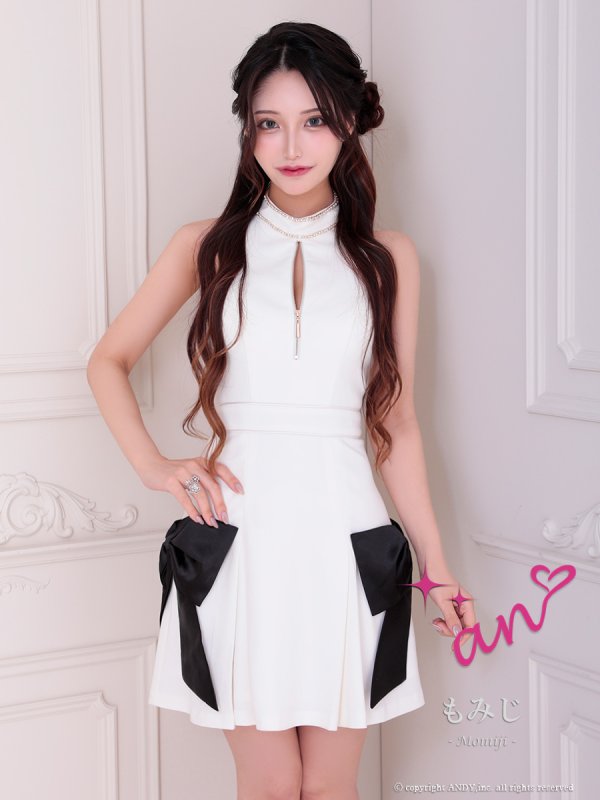 ホワイトxブラック モデル：もみじ　着用サイズ：Sサイズ