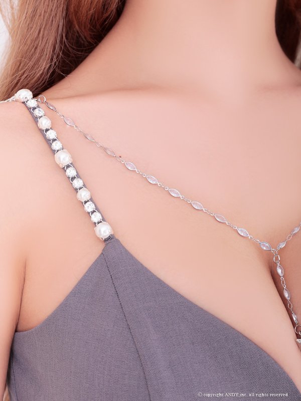 グレー モデル：りり　着用サイズ：Sサイズ