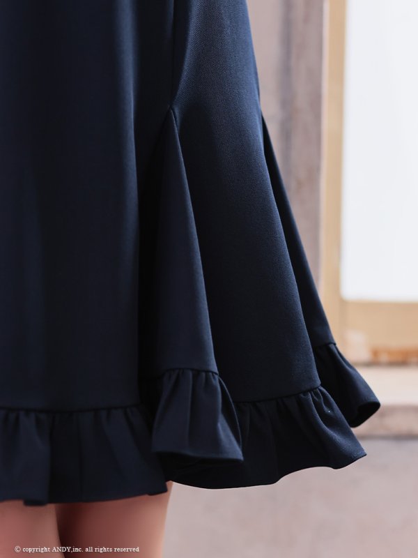 ネイビー モデル：黒咲サリー　身長：160cm　着用サイズ：Sサイズ