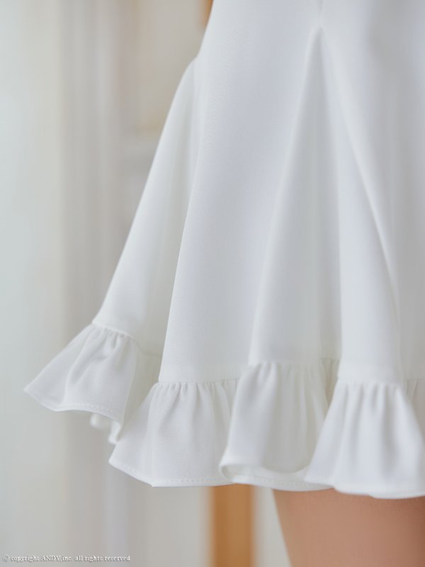 ホワイト モデル：にじほ　身長：160cm　着用サイズ：Sサイズ
