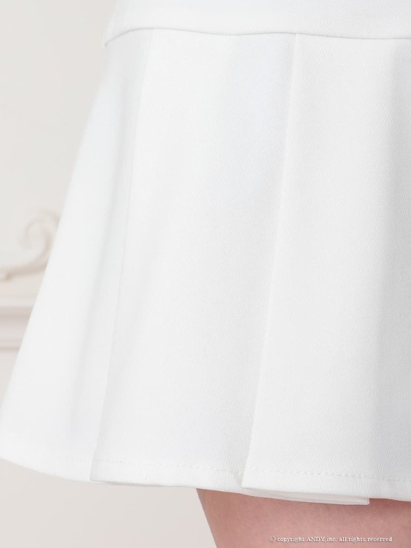 ホワイト　モデル：まりん　身長：171cm　着用サイズ：Sサイズ