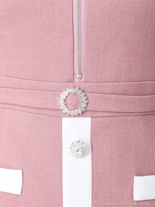 ピンク モデル：まりん　着用サイズ：Sサイズ