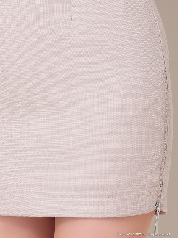 ベージュ モデル：ゆめ　身長：160cm　着用サイズ：Sサイズ