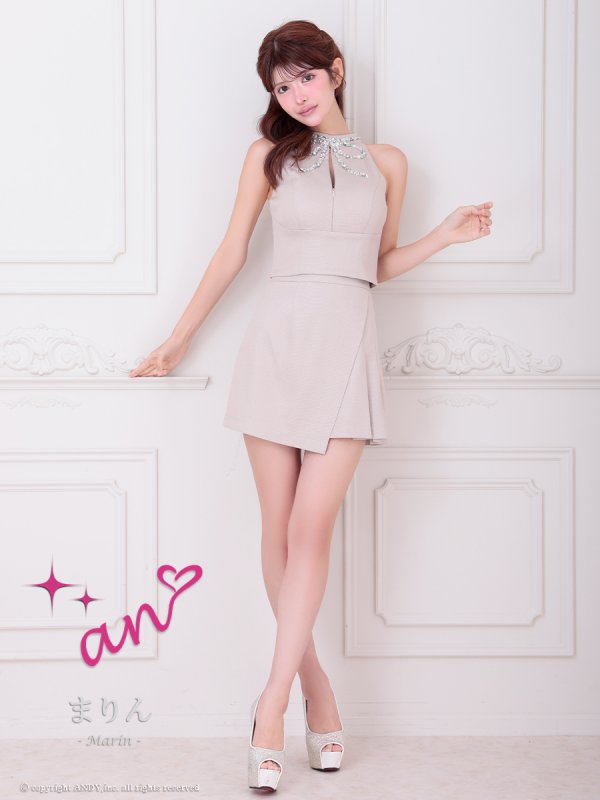 ベージュ モデル:まりん 身長:164cm 着用サイズ:Sサイズ