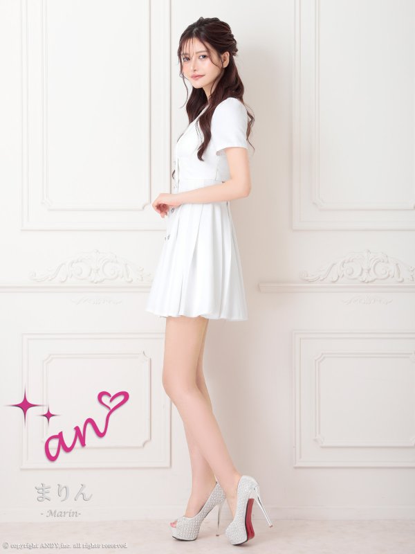 ホワイト モデル:まりん 着用サイズ:Sサイズホワイト モデル:まりん 着用サイズ:Sサイズ