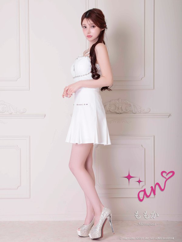 ホワイト　モデル：ももか　身長：156cm　着用サイズ：Sサイズ