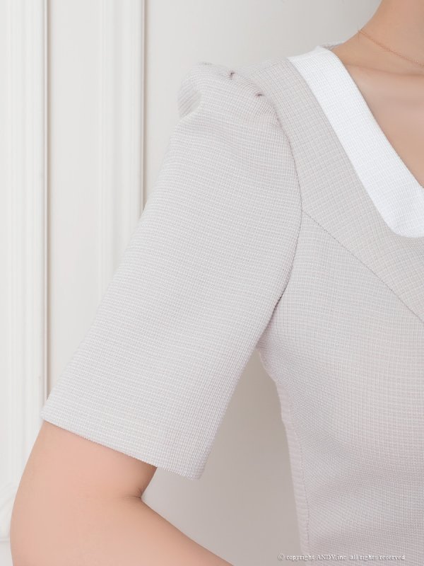 ベージュ　モデル：まりん　着用サイズ：Sサイズ