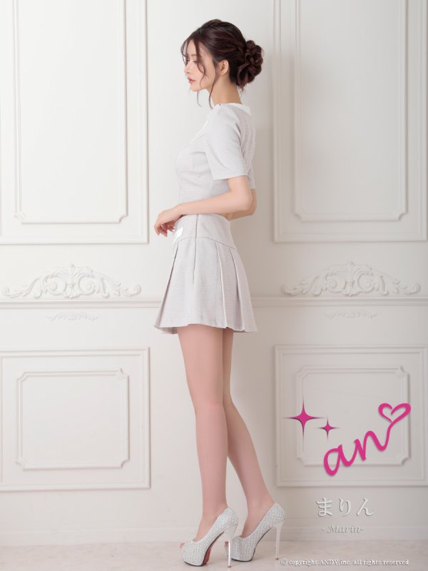 ベージュ　モデル：まりん　着用サイズ：Sサイズ