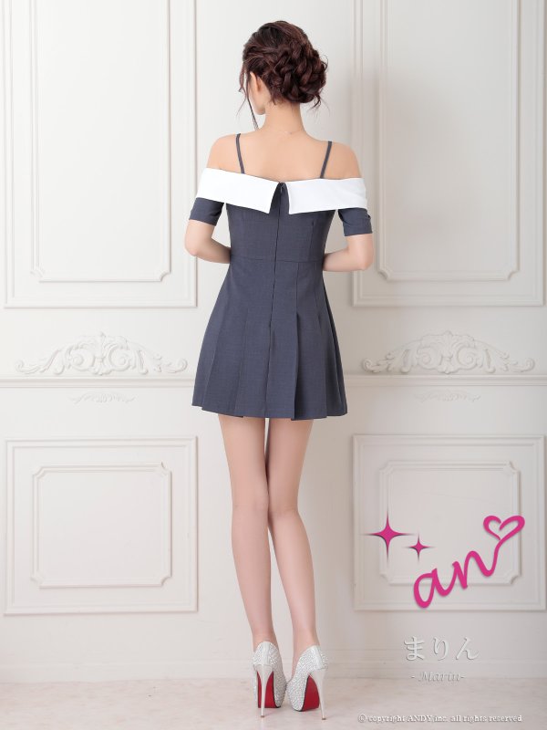 ホワイトxネイビー モデル：まりん　着用サイズ：Sサイズ