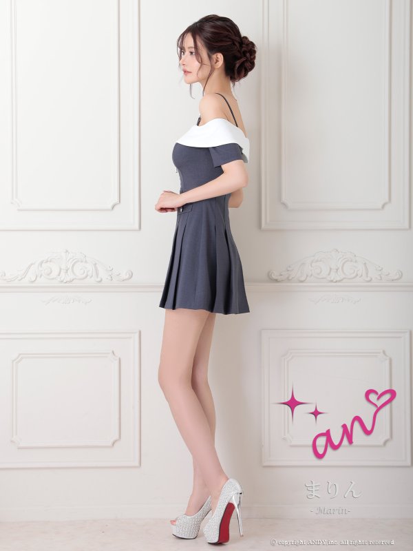 ホワイトxネイビー モデル：まりん　着用サイズ：Sサイズ