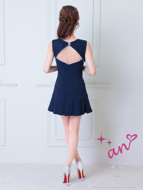 ネイビー×ホワイト モデル：さき　着用サイズ：Sサイズ