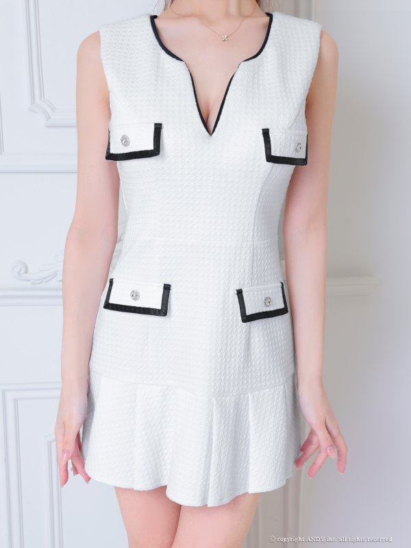 ホワイト×ブラック モデル：さき　着用サイズ：Sサイズ