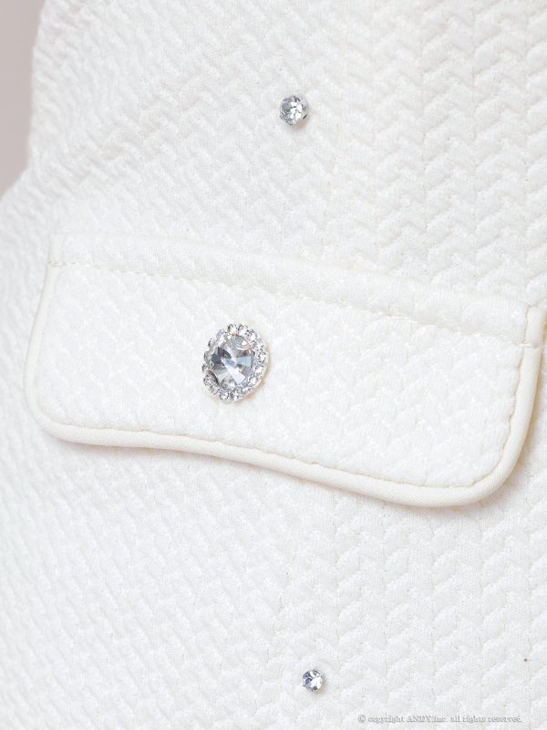 ホワイト モデル：かのん　着用サイズ：Sサイズ