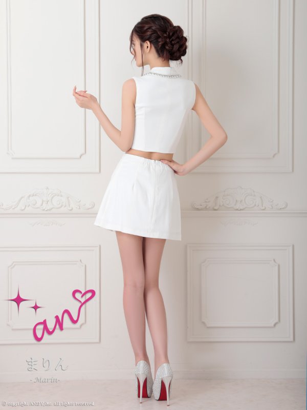 ホワイト モデル：まりん　着用サイズ：Sサイズ