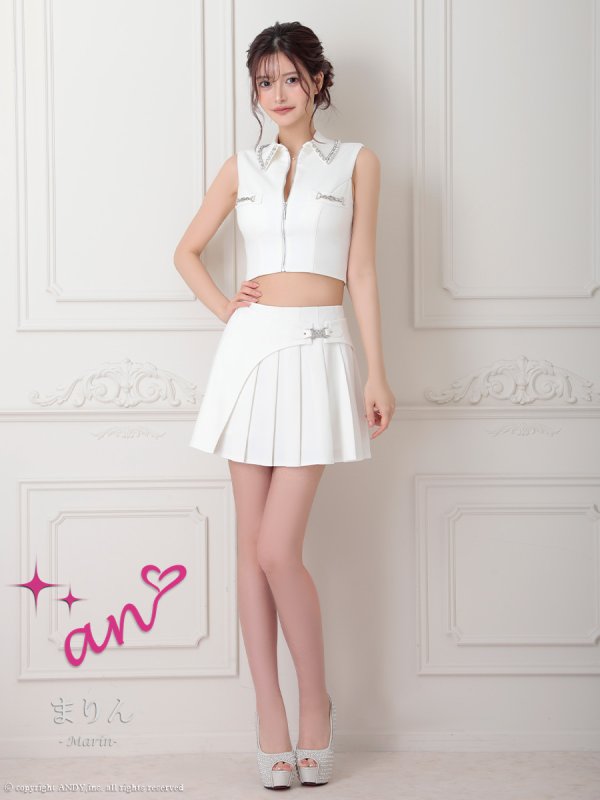 ホワイト モデル：まりん　着用サイズ：Sサイズ