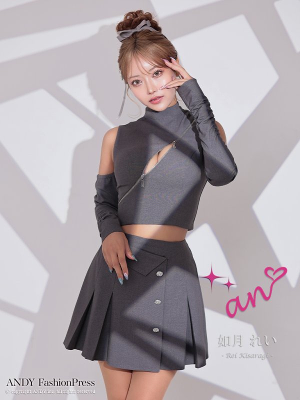 グレー　モデル：如月れい　身長：156cm　着用サイズ：Sサイズ