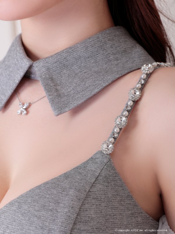 グレーxホワイト モデル：ももか　身長：156cm　着用サイズ：Sサイズ