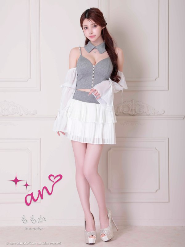 グレーxホワイト モデル：ももか　身長：156cm　着用サイズ：Sサイズ