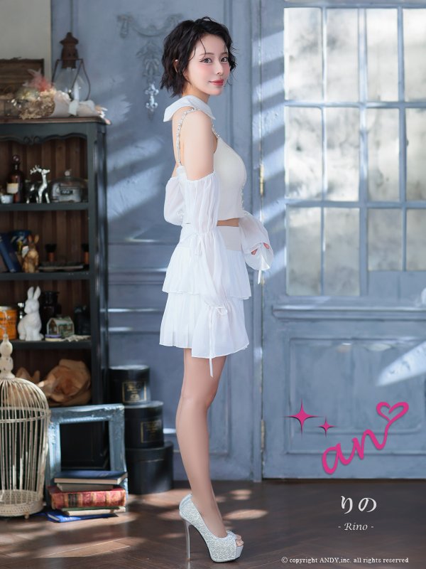 アイボリーxホワイト　モデル：りの　身長：157cm　着用サイズ：Sサイズ