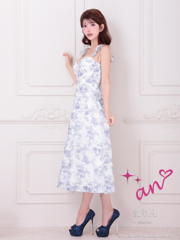 ホワイトxブルー モデル：まりん　身長：164cm　着用サイズ：Sサイズ