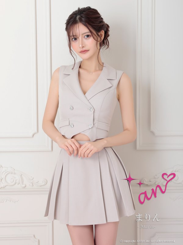 ベージュ モデル：まりん　着用サイズ：Sサイズ