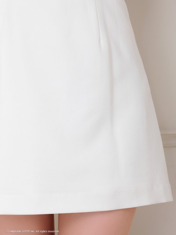 ホワイト モデル：ゆめ　身長：160cm　着用サイズ：Sサイズ