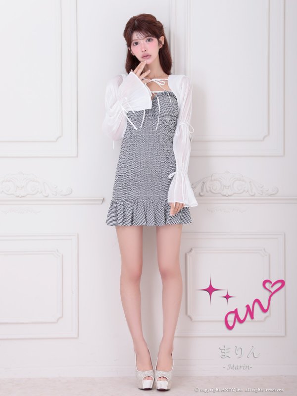 ホワイト×ブラック　モデル：まりん　身長：164cm　着用サイズ：Sサイズ