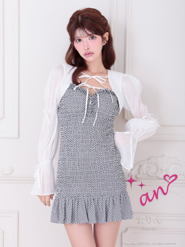 ホワイト×ブラック　モデル：まりん　身長：164cm　着用サイズ：Sサイズ