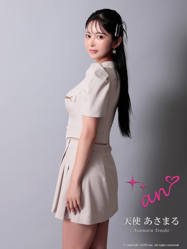 ベージュ モデル：天使あさまる　着用サイズ：Sサイズ