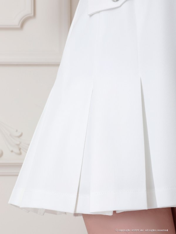 ホワイト モデル：まりん　着用サイズ：Sサイズ