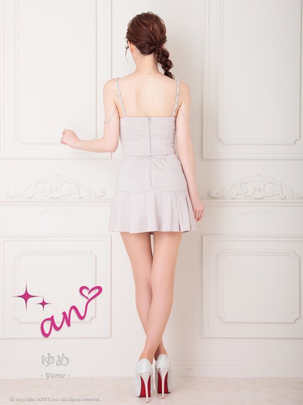 ベージュ モデル：ゆめ　身長：160cm　着用サイズ：Sサイズ