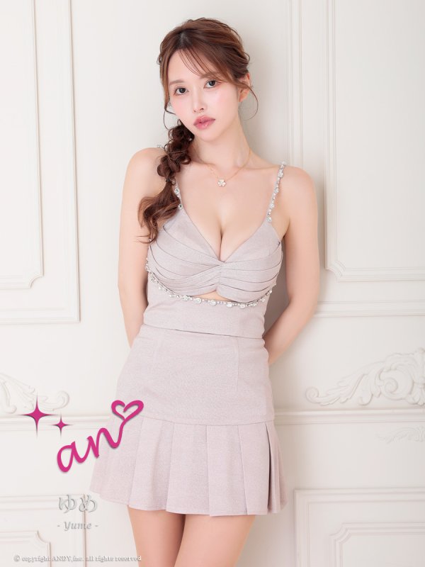 ベージュ モデル：ゆめ　身長：160cm　着用サイズ：Sサイズ