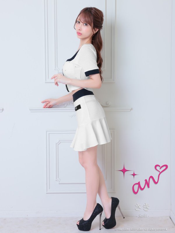 アイボリー モデル：さき　着用サイズ：Sサイズ