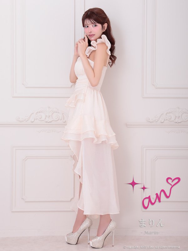 ベージュ モデル：まりん　身長：164cm　着用サイズ：Sサイズ