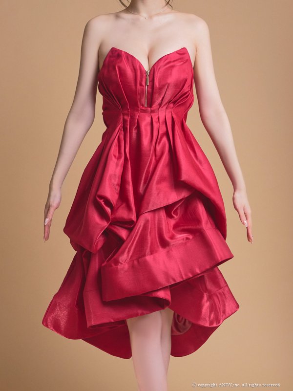 レッド　モデル：まりん　身長：164cm　着用サイズ：Sサイズ