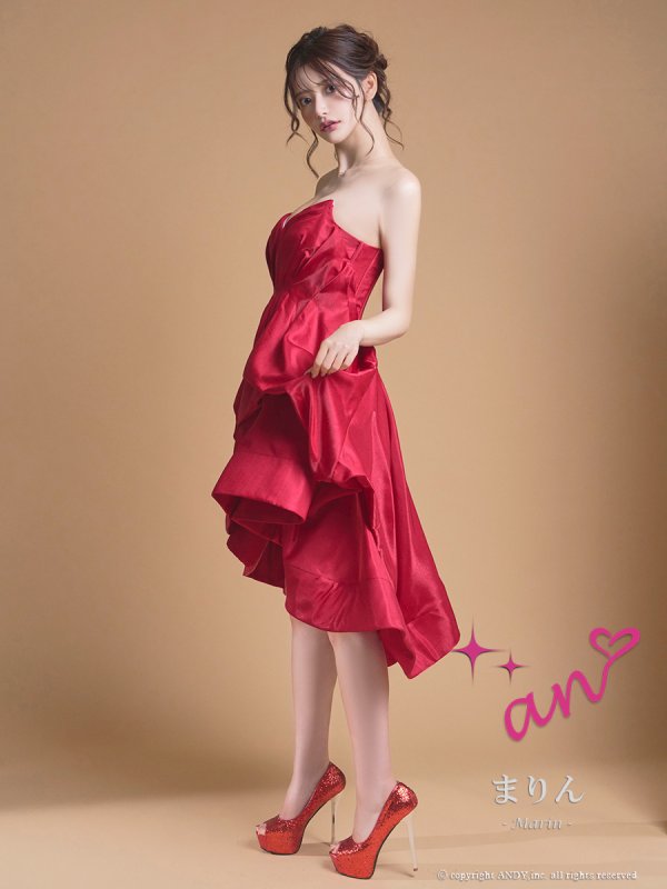 レッド　モデル：まりん　身長：164cm　着用サイズ：Sサイズ