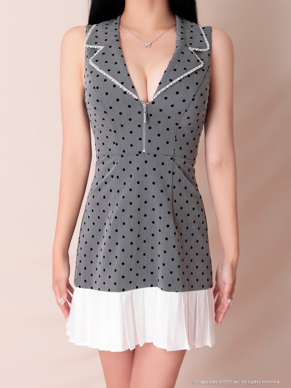 グレー　モデル：天使あさまる　着用サイズ：Sサイズ