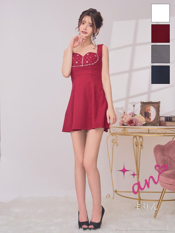 レッド　モデル：まりん　身長：171cm　着用サイズ：Sサイズ