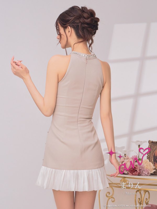 ベージュxホワイト　モデル：まりん　着用サイズ：Sサイズ